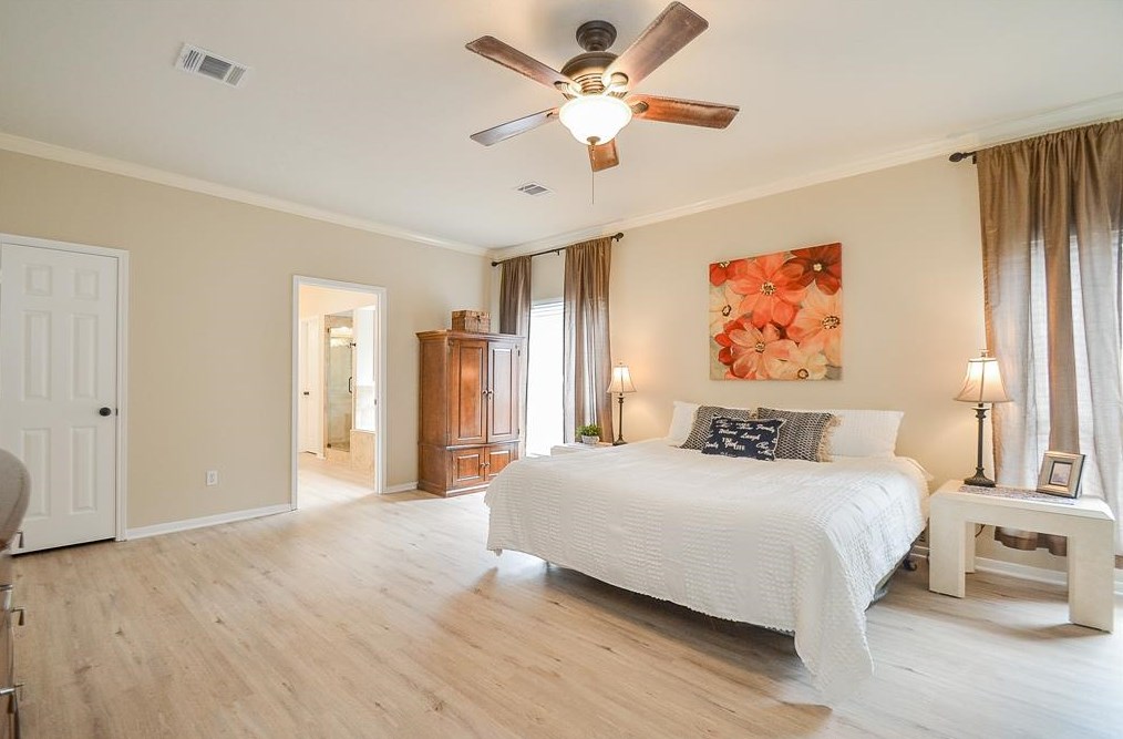 8402 Cross Country Dr, Humble TX  77346-6193 exterior