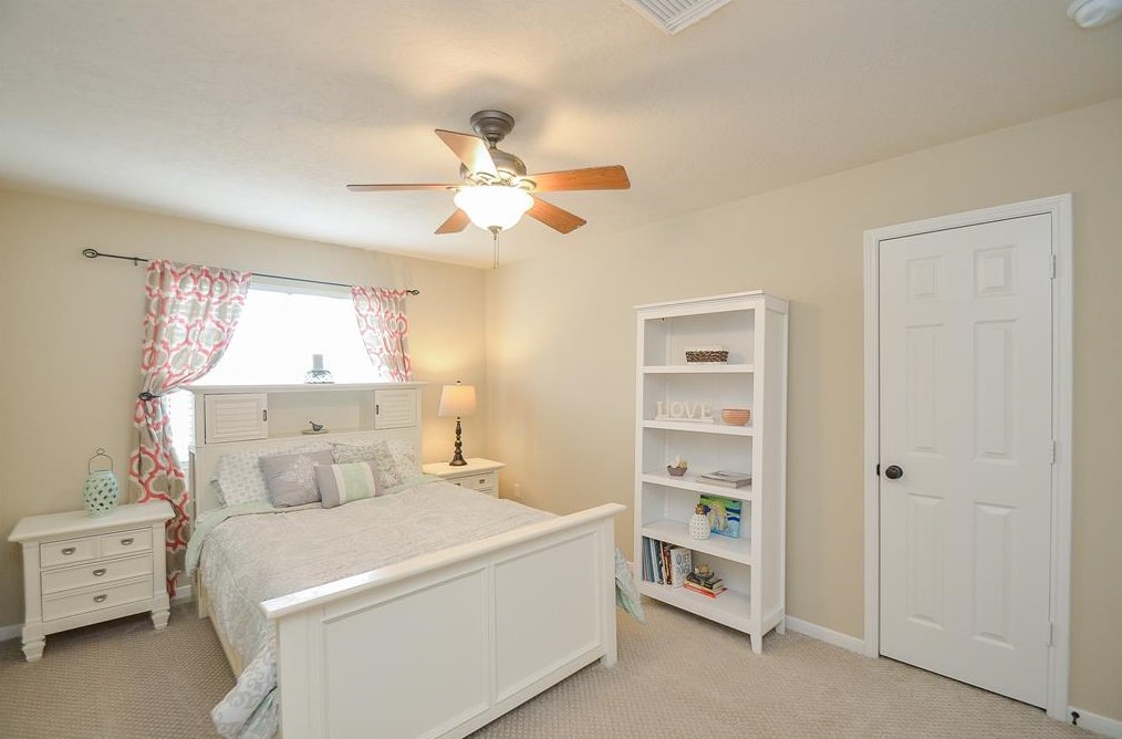 8402 Cross Country Dr, Humble TX  77346-6193 exterior