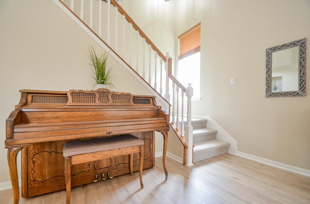 8402 Cross Country Dr, Humble TX  77346-6193 exterior