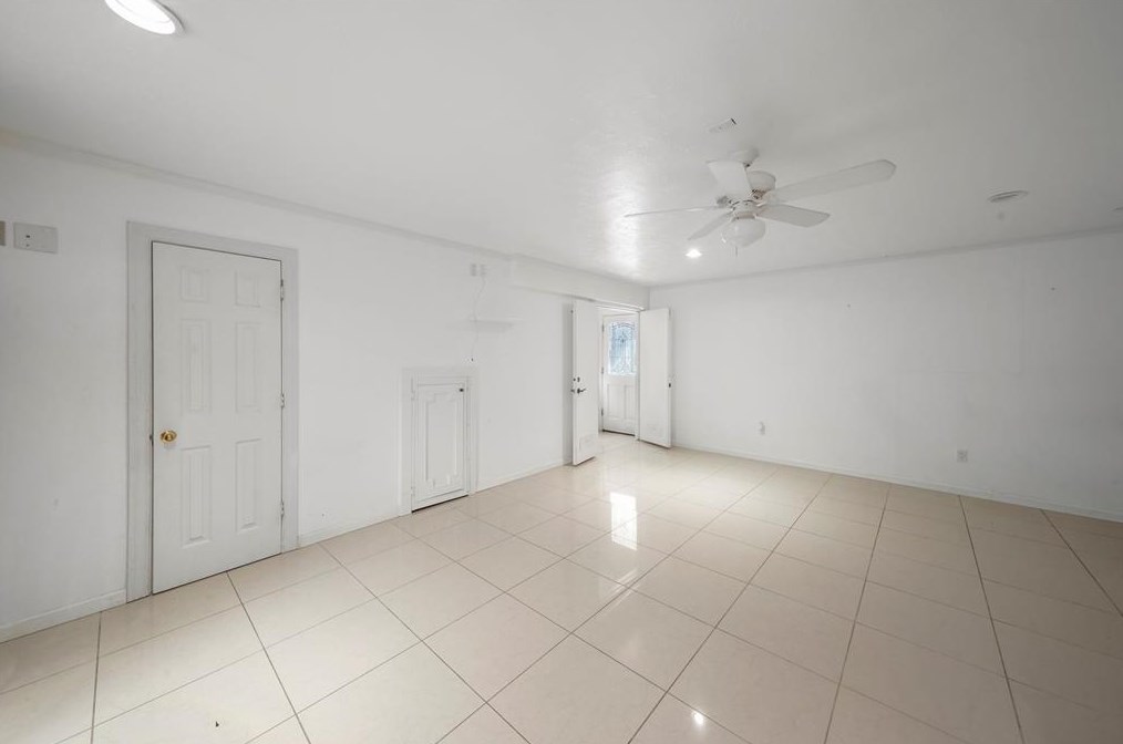 6780 Cayton St #a, Houston, TX 77061