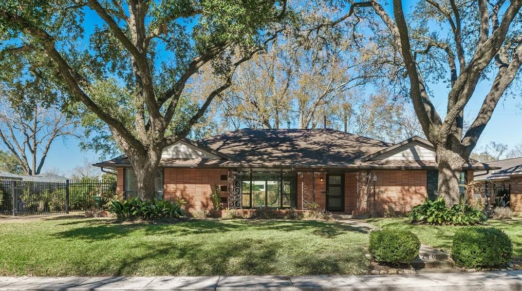 3210 Fairhope St, Houston, TX 77025
