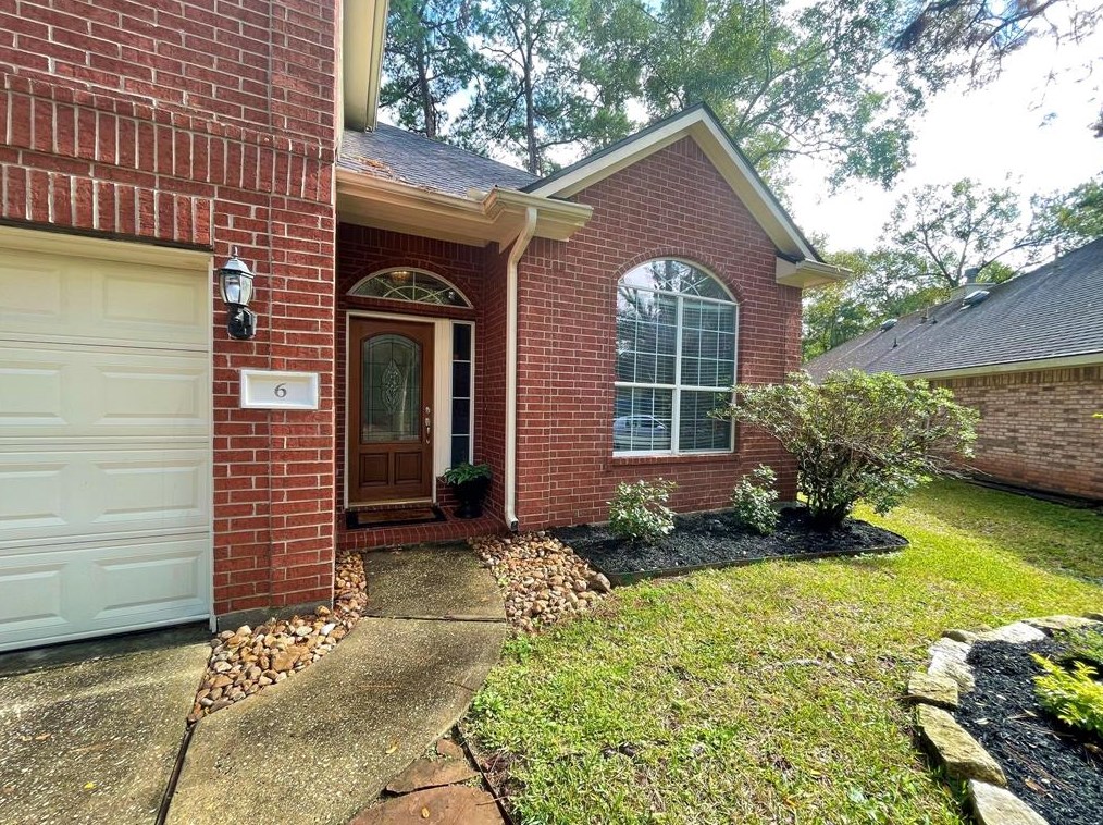6 E Russet Grove Cir, Conroe, TX 77384