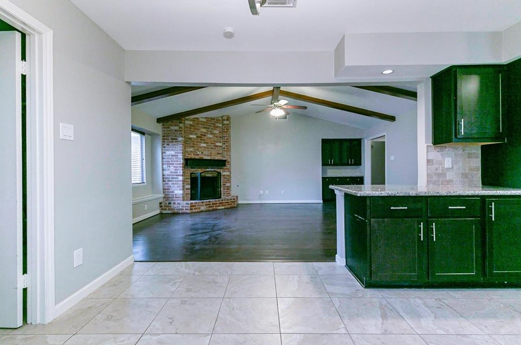7714 Twin Hl Dr, Houston TX  77071-1323 exterior