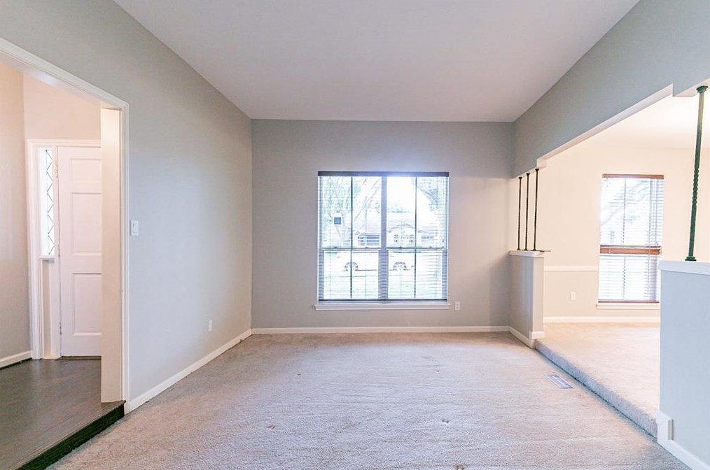 7714 Twin Hl Dr, Houston TX  77071-1323 exterior
