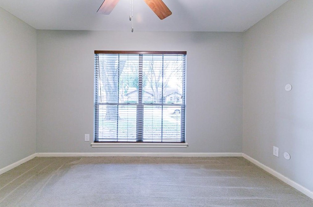 7714 Twin Hl Dr, Houston TX  77071-1323 exterior