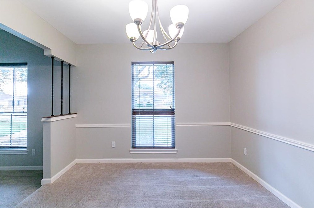 7714 Twin Hl Dr, Houston TX  77071-1323 exterior