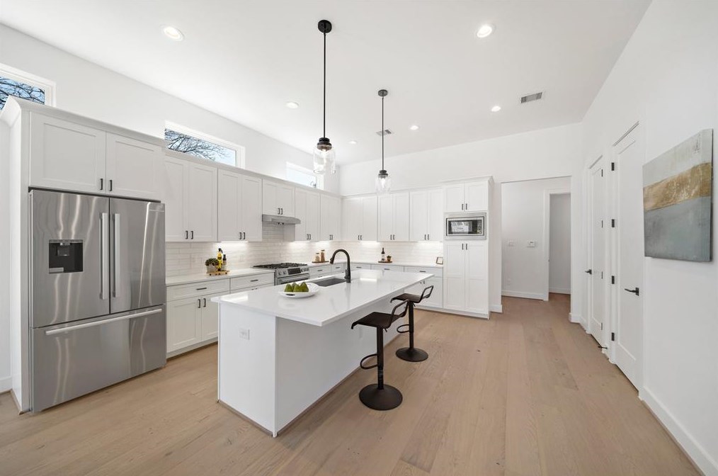 5305 Kansas St, Houston, TX 77007-1212