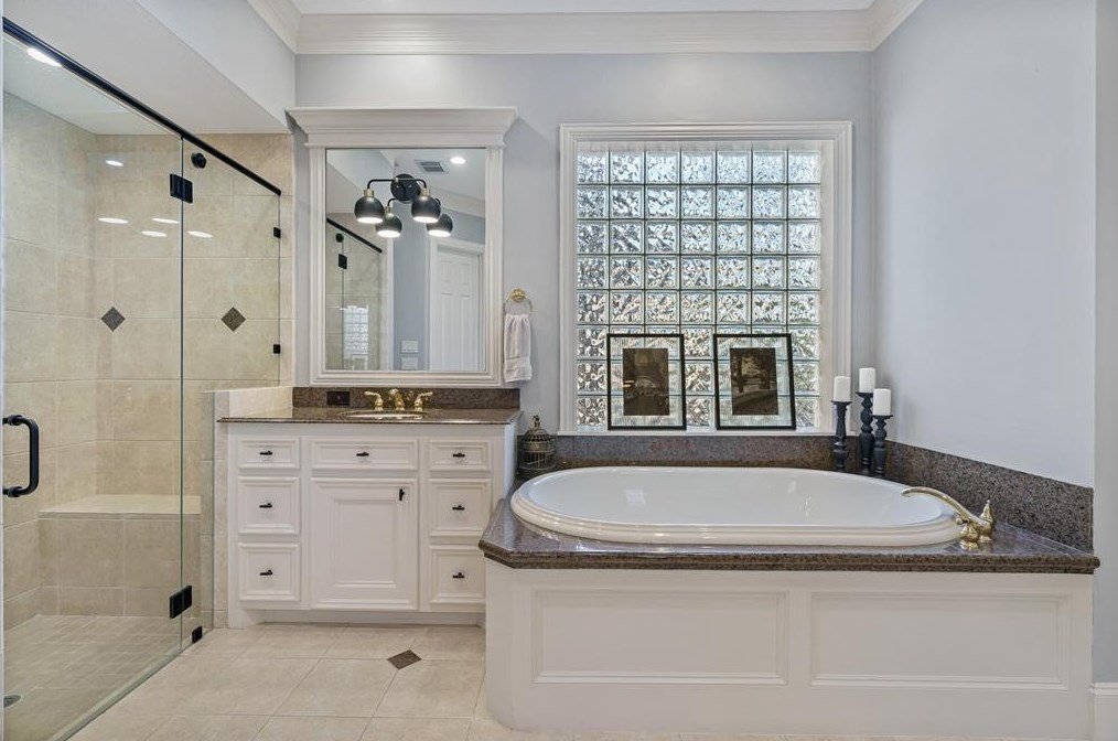 19 Sutton Ml Pl, Spring TX 77382-1359 exterior