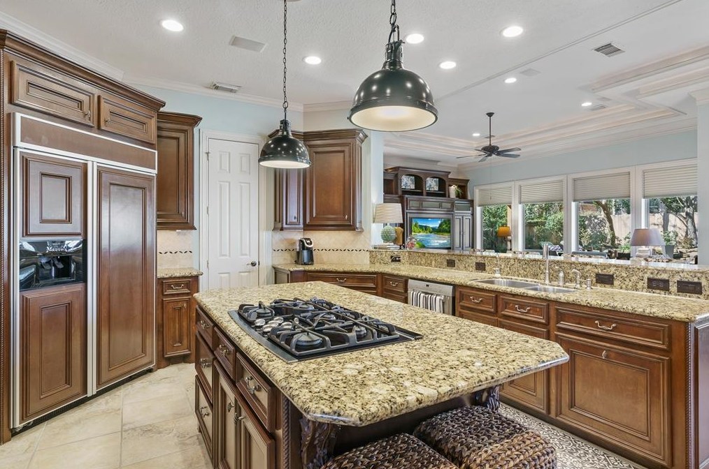 19 Sutton Ml Pl, Spring TX 77382-1359 exterior