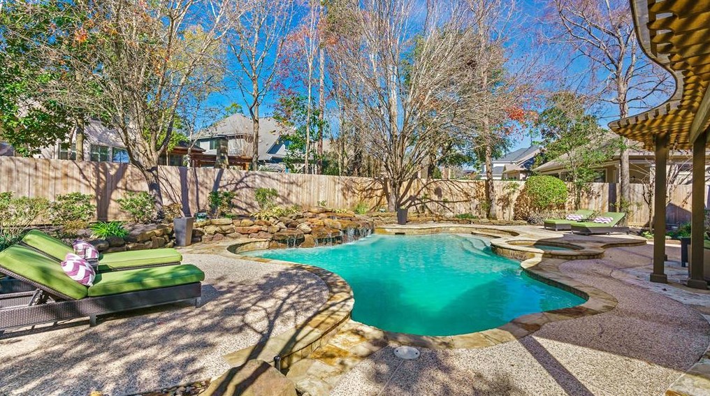 19 Sutton Ml Pl, Spring TX 77382-1359 exterior