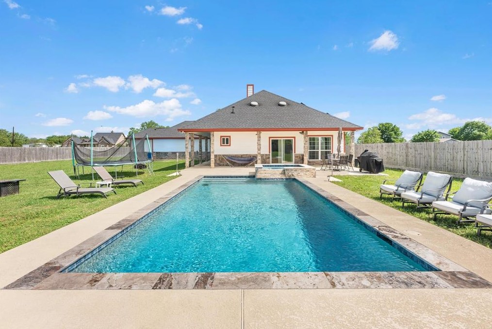 6210 Canvasback Ln, Richmond TX 77471-7505 exterior