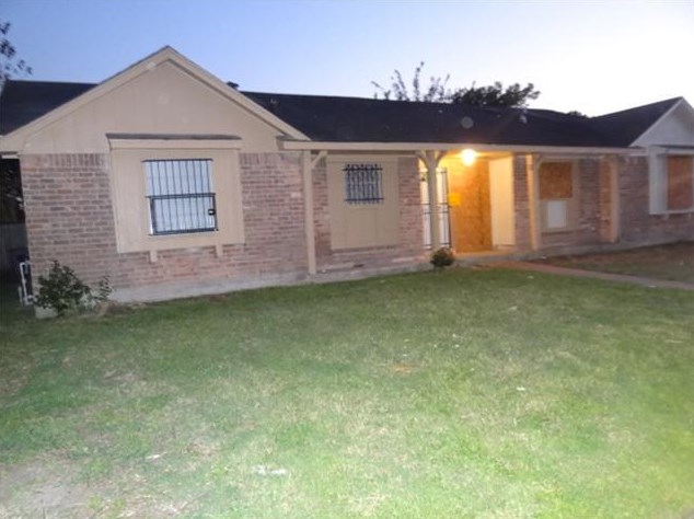 12813 Dairy Brook Dr, Houston, TX 77099