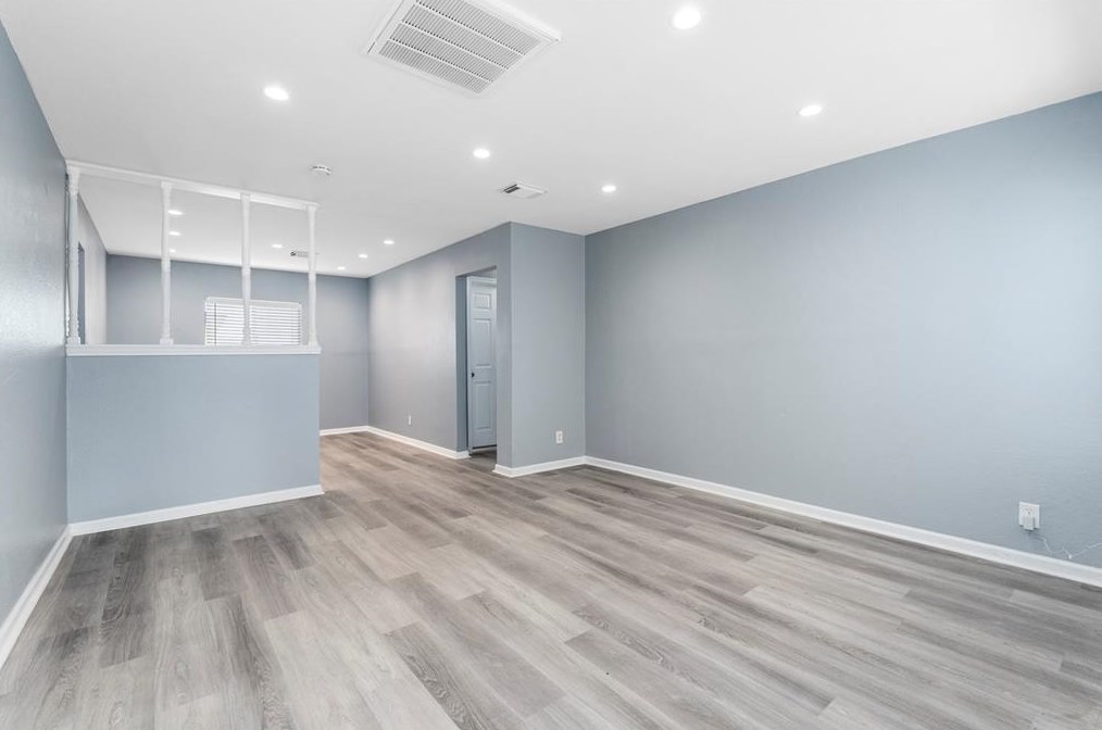 5703 Minden St, Houston, TX 77026-3030