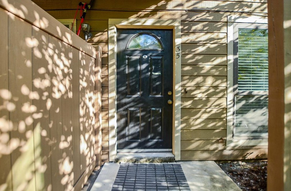 2379 Briarwest Cir, Houston TX  exterior