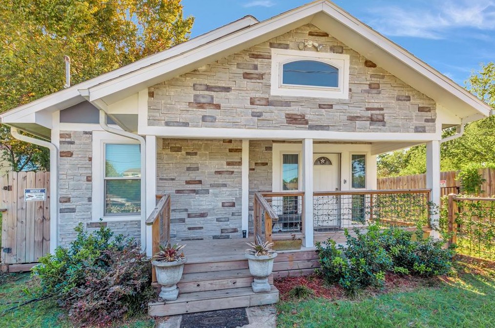 3466 Simmons St, Houston, TX 77004