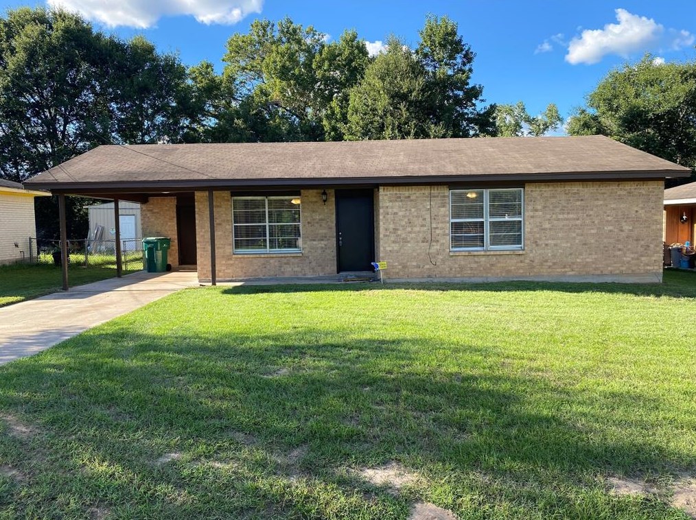 103 Shirley Ln, Panorama Village, TX 77378