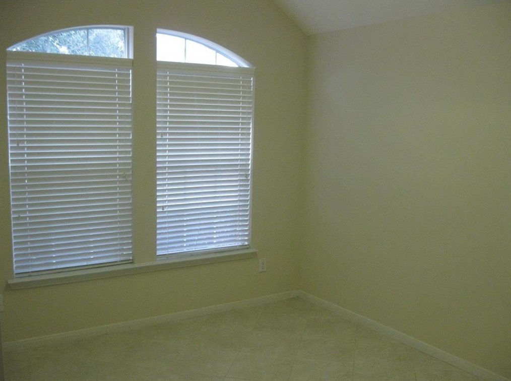 2603 Courtyard Ln, Pearland, TX 77584