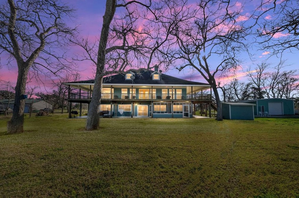 3122 Brazos River Rd, Jones Creek, TX 77541-8228