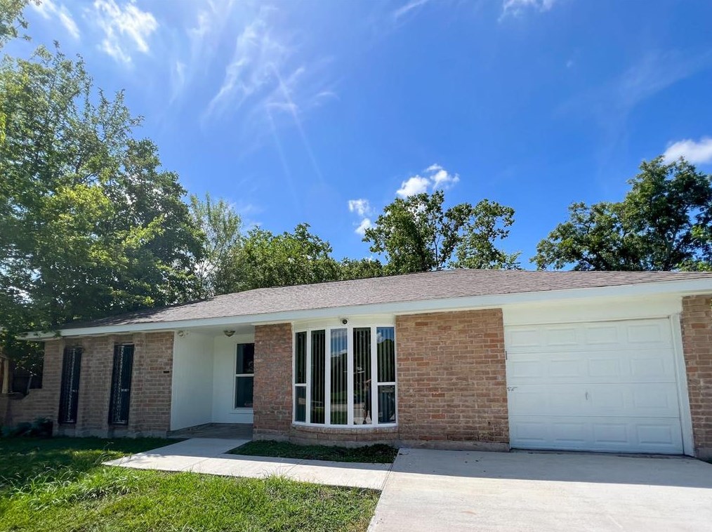 10919 Triola Ln, Houston TX  77072-3019 exterior