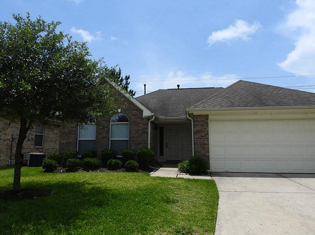 6235 Menor Crest Dr, Spring TX  77388-6913 exterior