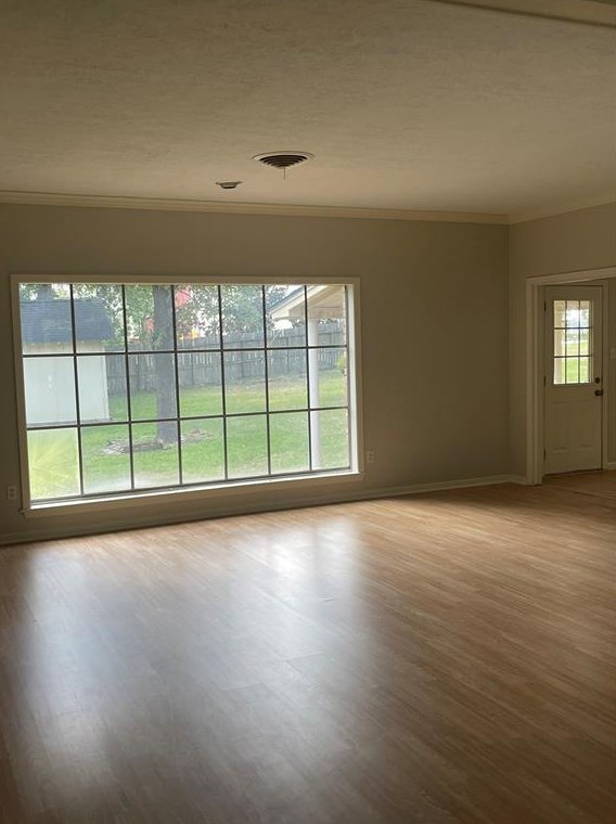 101 Greenway Dr, Conroe, TX 77304