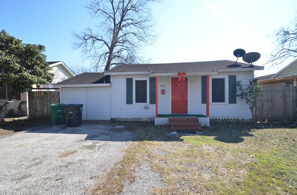6518 Gainesville St, Houston TX  77020-3210 exterior
