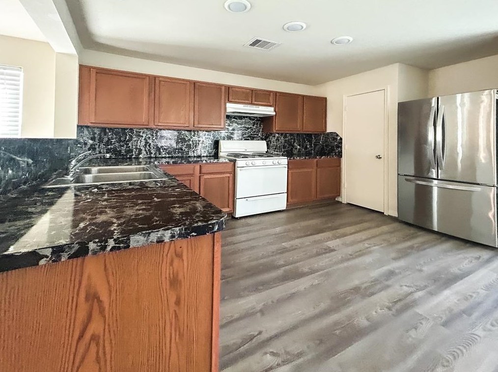 2650 Skyview Grove Ct, Houston TX  77047-6814 exterior