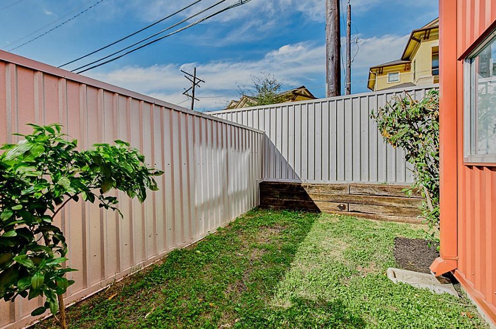 355 Sydnor St, Houston TX  77020-6042 exterior