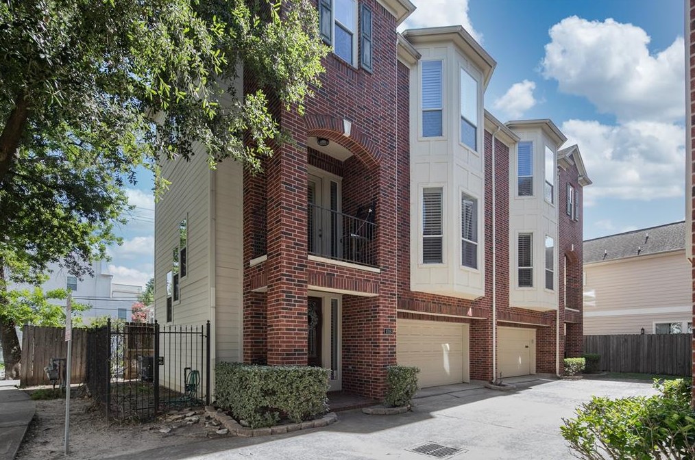 1014 Studer St, Houston, TX 77007
