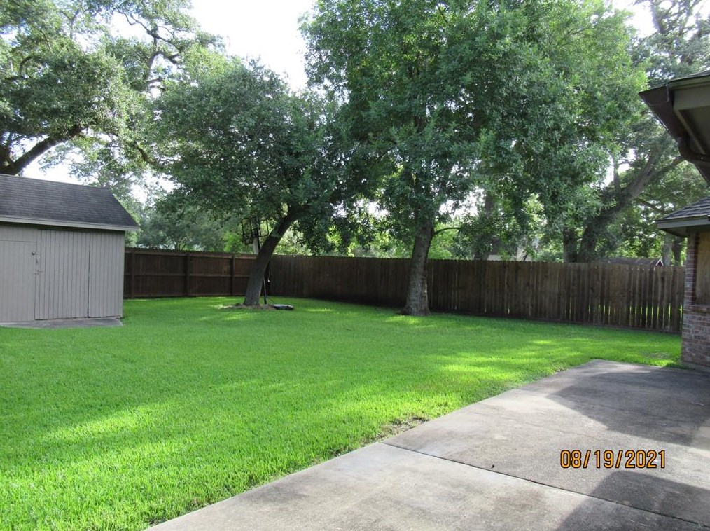 307 Nasturtium St, Richwood TX  77566-5901 exterior