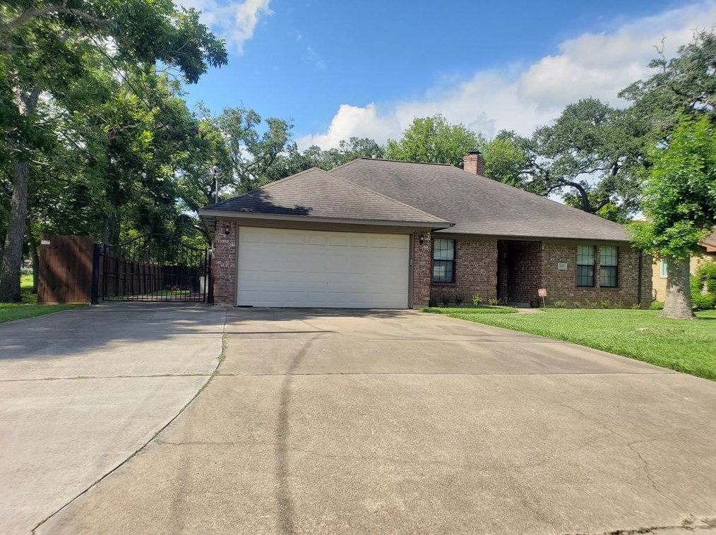 307 Nasturtium St, Richwood, TX 77566