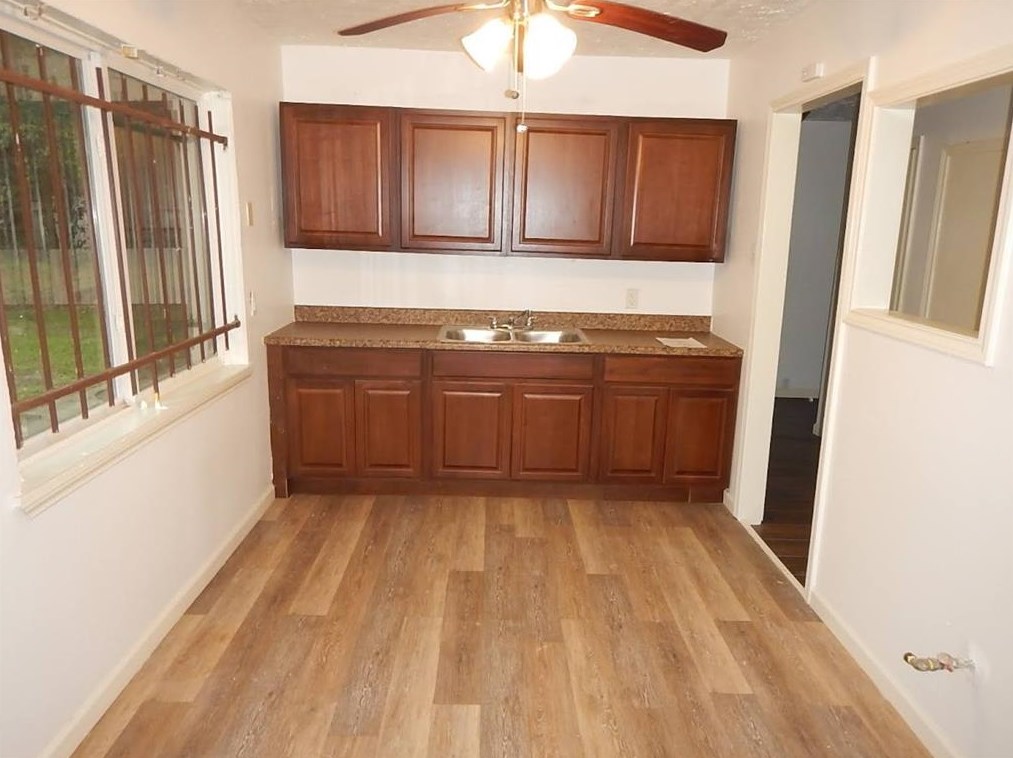 339 Spell, Houston TX  77022-2411 exterior