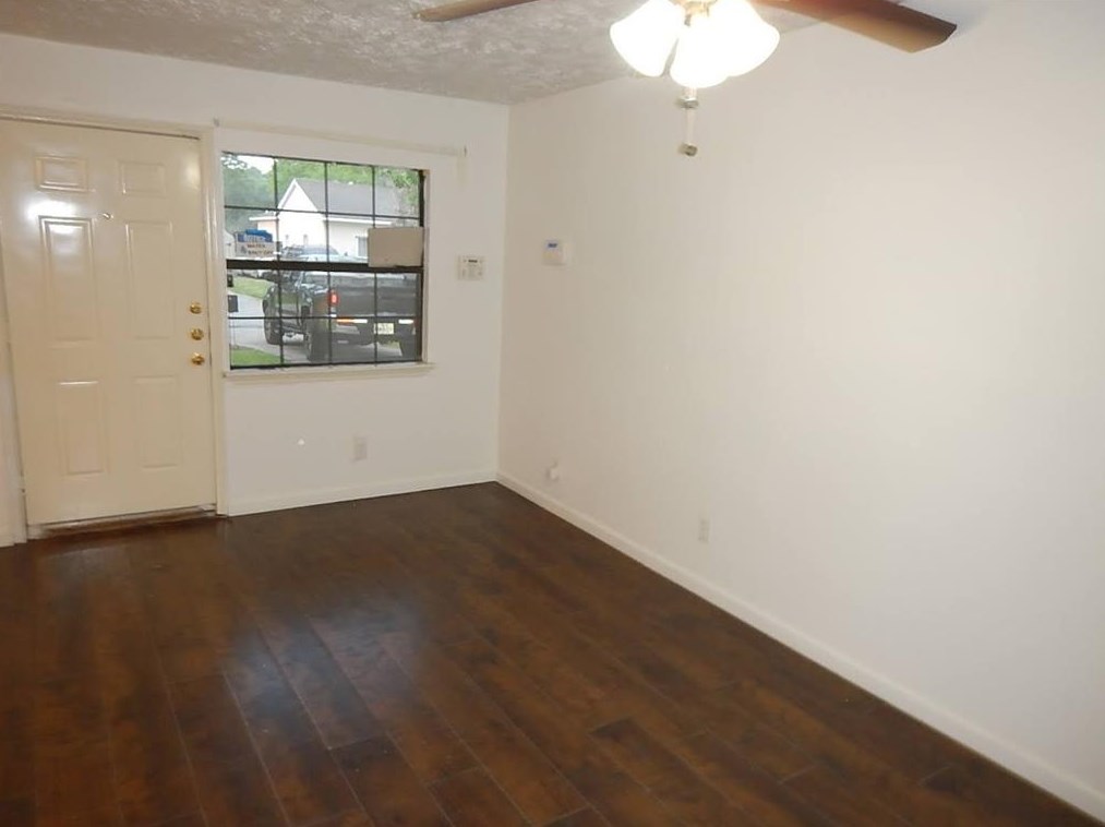 339 Spell, Houston TX  77022-2411 exterior