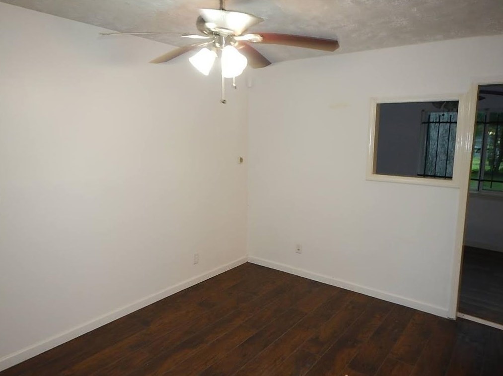 339 Spell, Houston TX  77022-2411 exterior