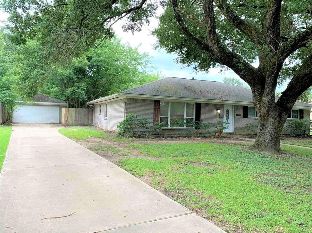 11911 Renwick Dr, Houston, TX 77035
