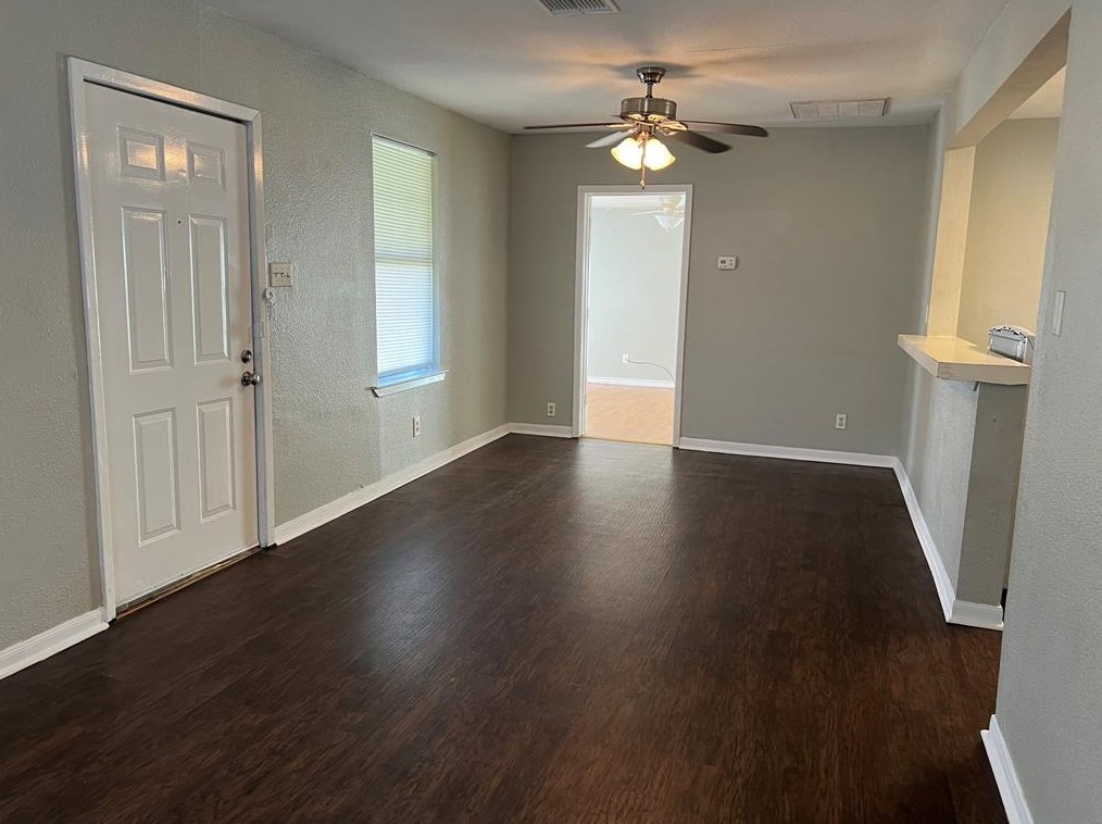 806 14th Ave N, Texas City, TX 77590
