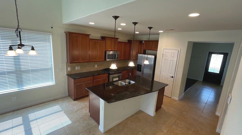 43 Canterborough Pl, Tomball TX  77375-3102 exterior