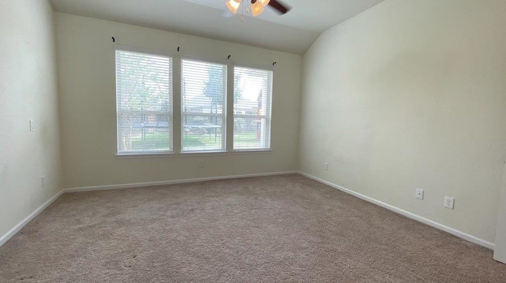 43 Canterborough Pl, Tomball TX  77375-3102 exterior