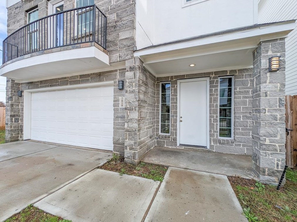 7818 De Priest St, Houston, TX 77088