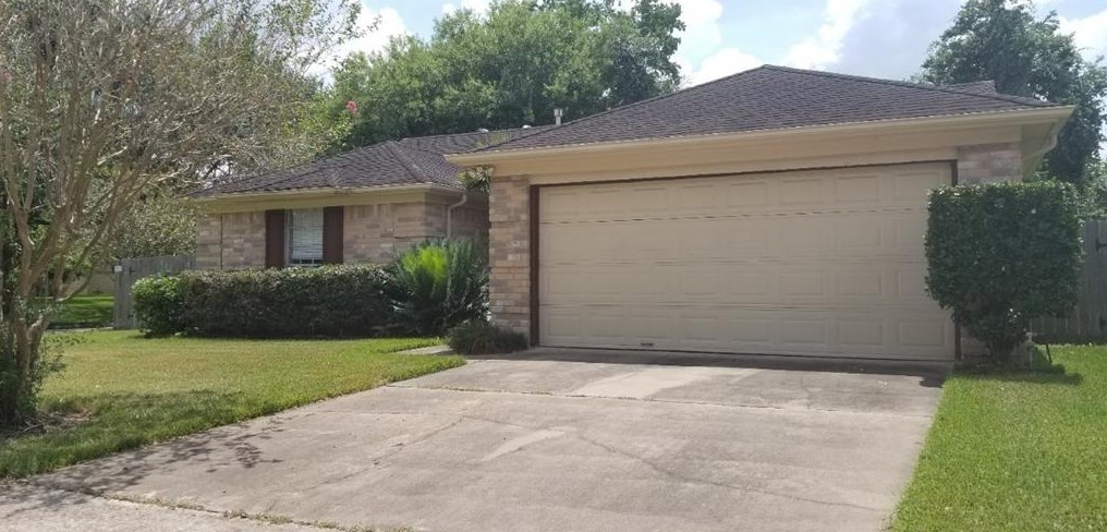 2822 Chimneystone Cir, Sugar Land TX  77479-1719 exterior
