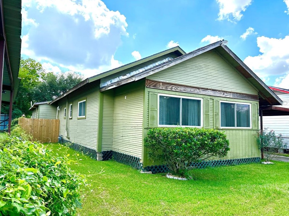 3415 Westmoreland St, Beaumont, TX 77705