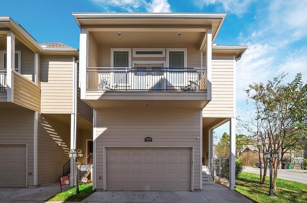 2315 Bevis St, Houston, TX 77008-1843