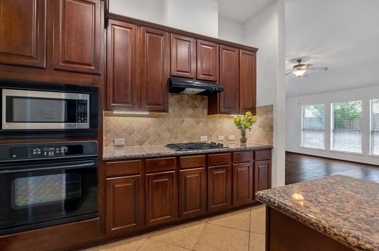 22631 Windbourne Dr, Tomball TX  77375-2081 exterior