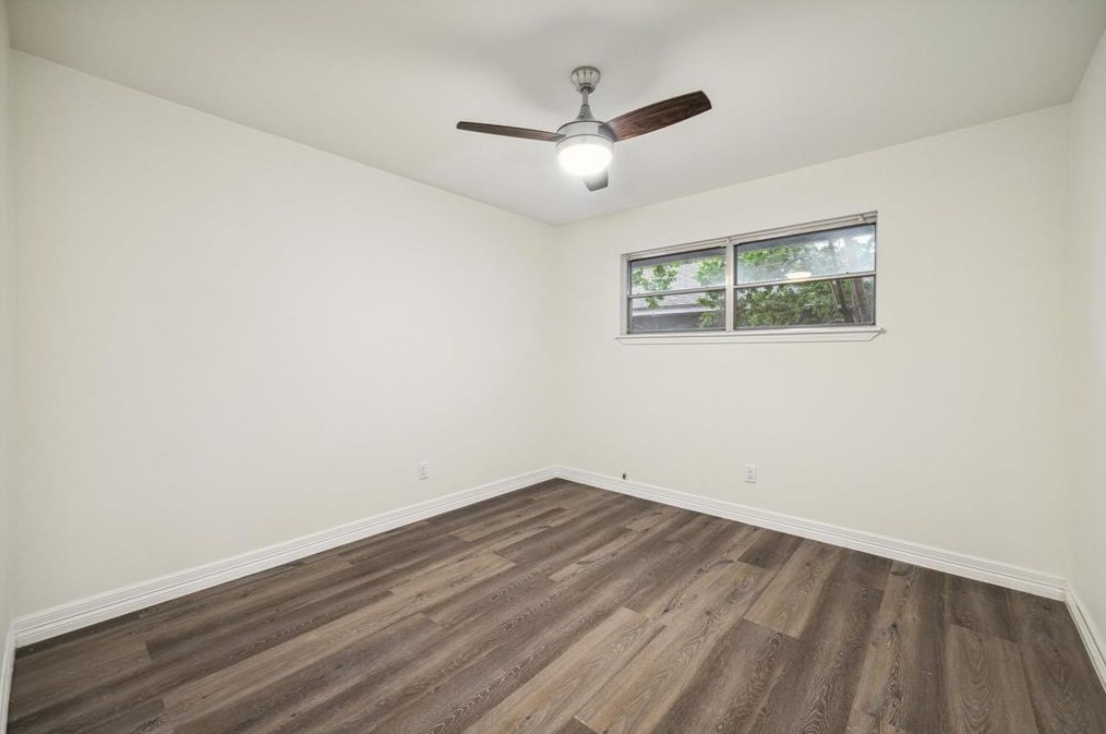 5603 Libbey Ln, Houston TX  77092-5043 exterior