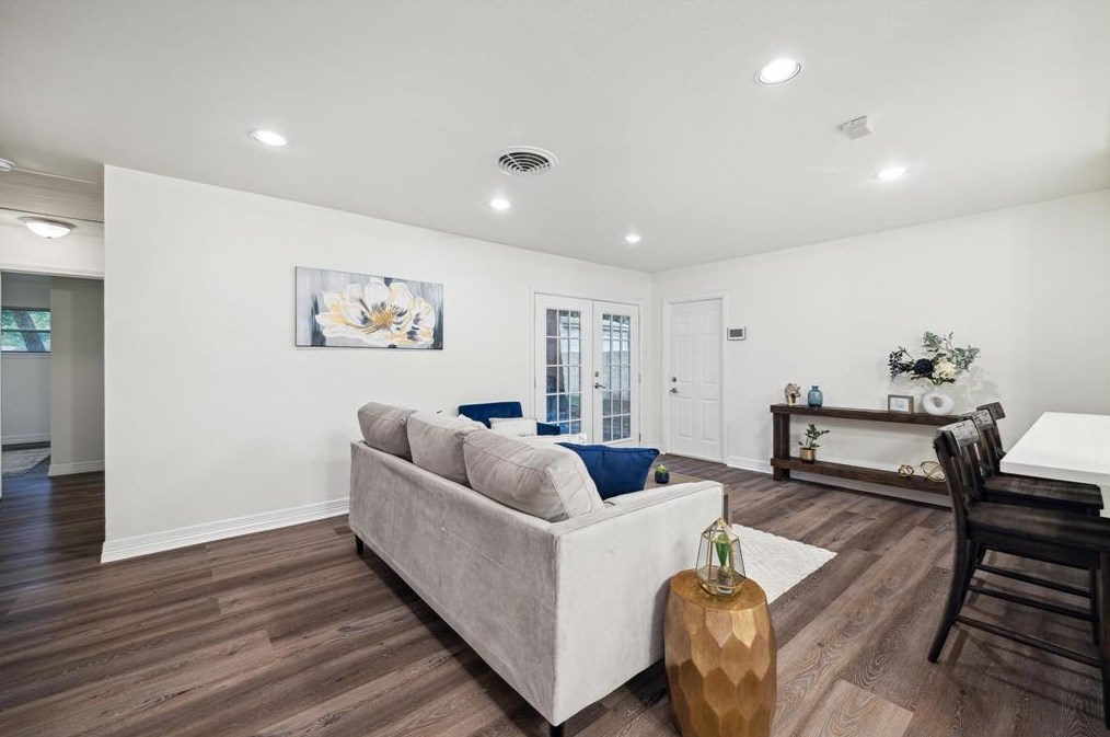 5603 Libbey Ln, Houston TX  77092-5043 exterior