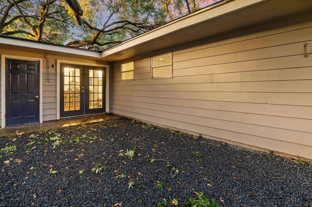 5603 Libbey Ln, Houston TX  77092-5043 exterior