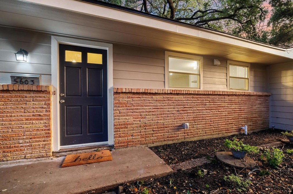 5603 Libbey Ln, Houston, TX 77092-5043