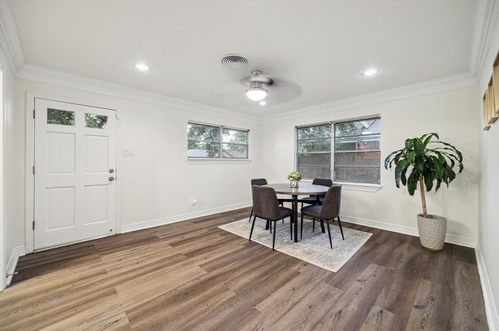 5603 Libbey Ln, Houston TX  77092-5043 exterior