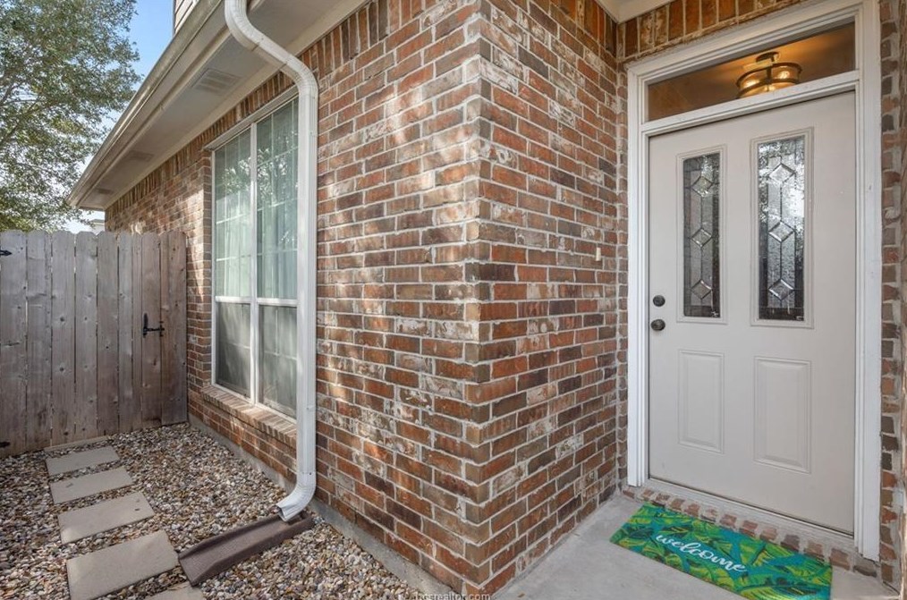 4314 Whispering Creek Ct, College Station, TX 77845