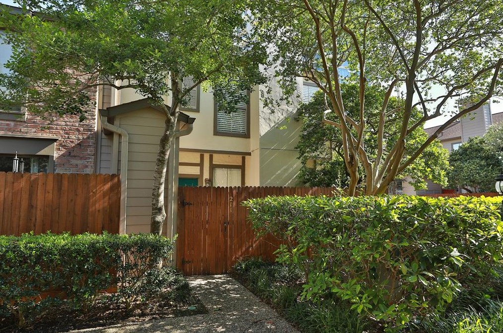 1201 Mcduffie St Apt 211, Houston, TX 77019
